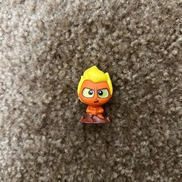 Disney Doorables Series 8 – Hercules – Hades - Picture 2 of 4